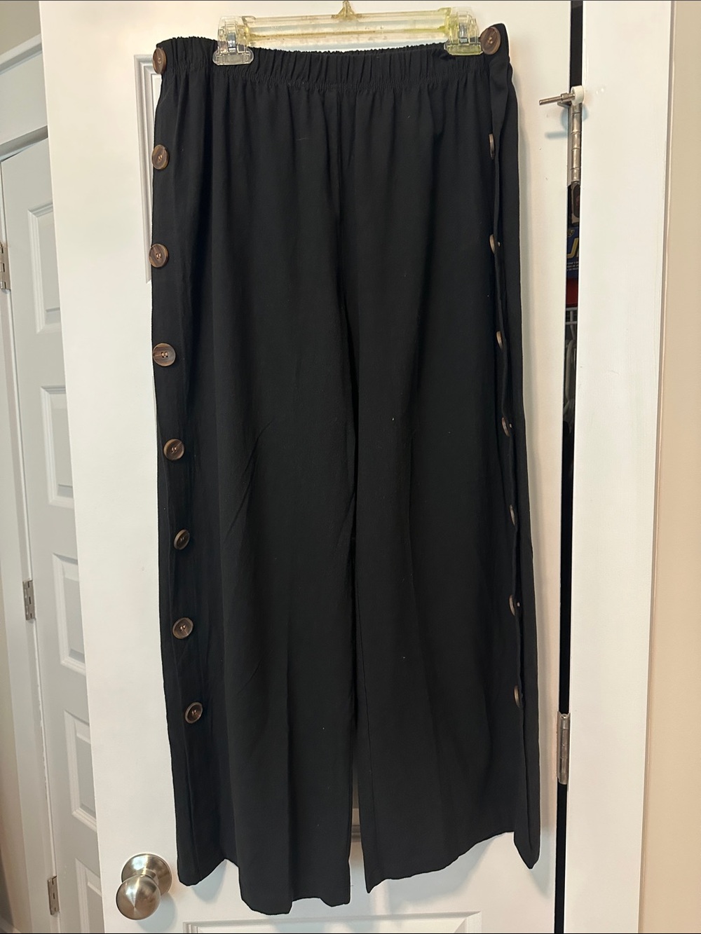 Source Unknown Black Wide-Leg Pants with Side Button Detail